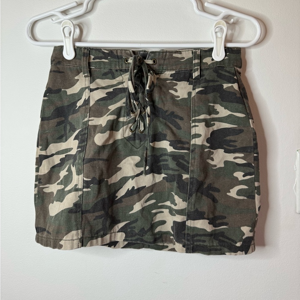 Camo mini skirt